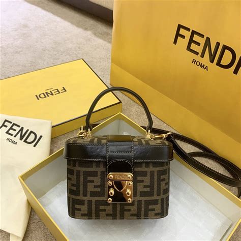 borsa fendi 211.8mo264|fendi official website.